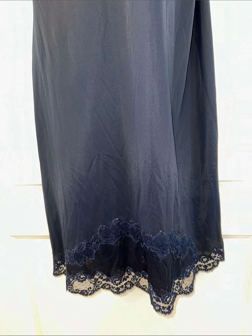 Vintage 60s Fischer navy blue nylon full slip with lace lace details - Picture 3 of 7